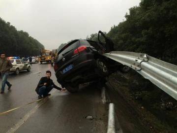 车祸现场触目惊心.