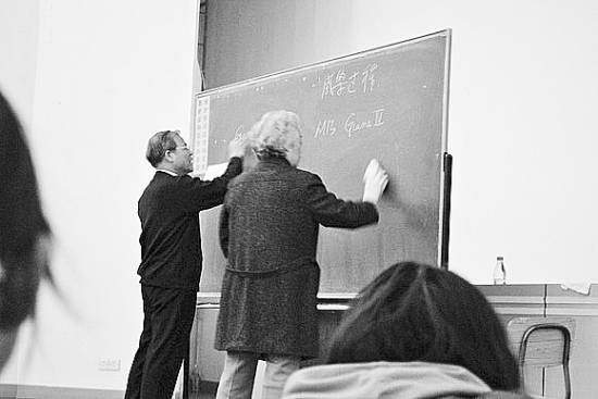 两个老人的课堂