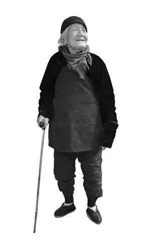 武乡94岁老人王桂兰 6岁缠足,娘儿俩一起哭挪着小脚,操劳了一辈子