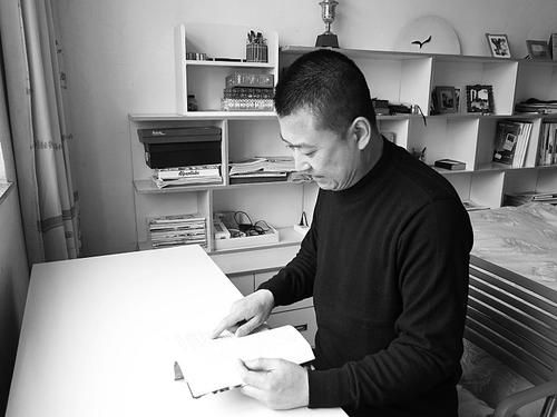 在无声的世界里他写出50多万字自传体小说