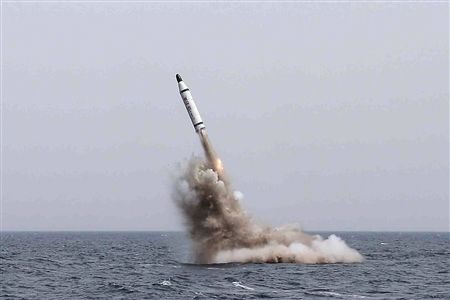 朝鲜潜艇水下试射弹道导弹
