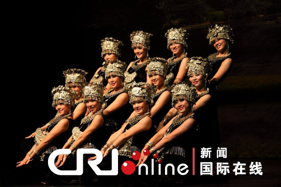苗族舞蹈图片; 活泼欢快的舞蹈; "魅力广西"文艺演出在印度举行