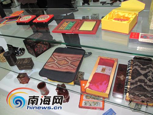 ���Ϸ���չƷ�߽�����������������ϲ��[��ͼ]