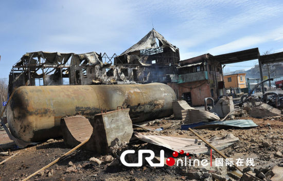 莫斯科一配气站发生火灾 房屋建筑变成废墟(组