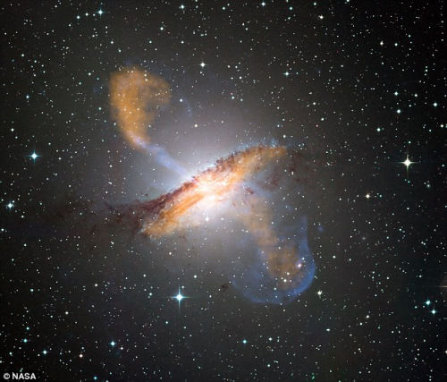 太空望远镜捕捉到罕见太空黑洞喷发粒子流(图