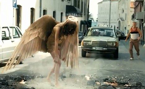 南非除臭剂广告出现天使下凡场景遭禁播(组图)_新闻中心_新浪网