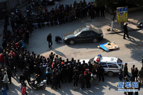 南京发生一起抢劫案警方悬赏10万征集线索(图)