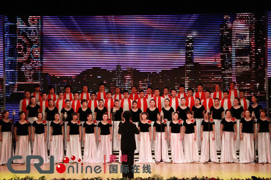 重庆 唱读讲传 赴香港 文化经典现代红歌感染香