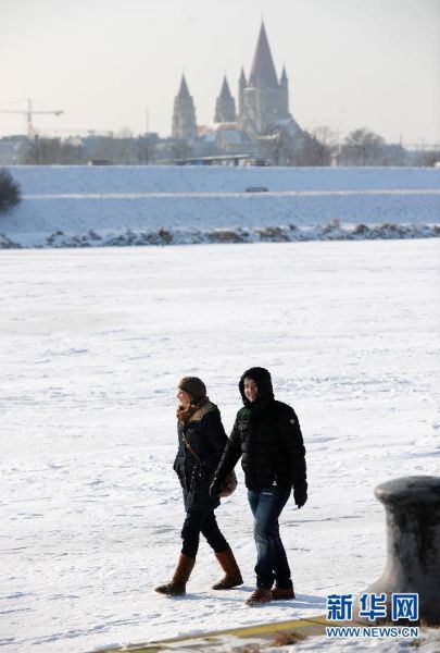 ��觺Ӳ��ֺ�����ε�������ѩ��(��ͼ)