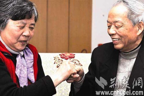 湖北两名7旬老人互相暗恋半个世纪终成眷属(图