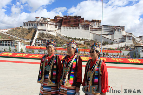 “少数民族服饰大观”系列图片报道：藏族服饰