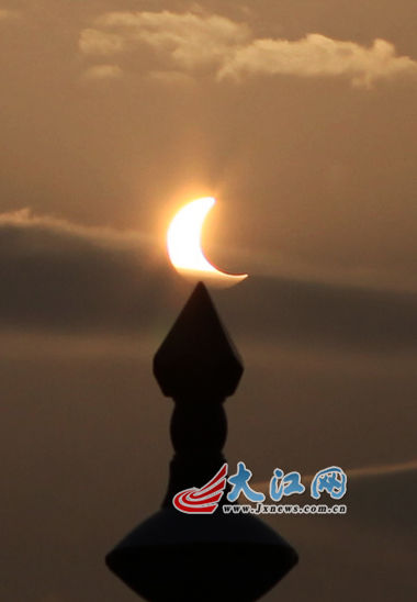 ۶�����Ͻ�������ƫʳǡ�硰һ�ֽ𹳡�����ͼ��