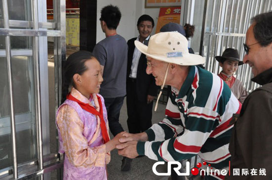 希腊代表团参观西藏山南地区实验小学(组图)