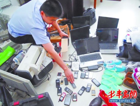 男子爱上<em>偷东西</em>找刺激 女士<em>裙子</em>也不放过(图)_