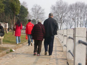 【特稿】民间养老:困境中步履蹒跚(图)