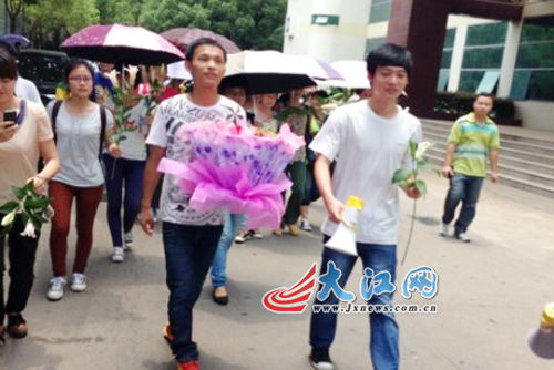 v初中初中毕业南昌一高校牙医组团跨校求爱走班级想同学学表白图片