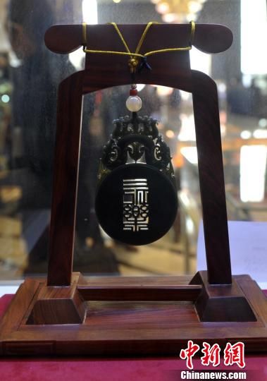 四川首届玉石文化节开幕精美玉雕作品亮相(图)