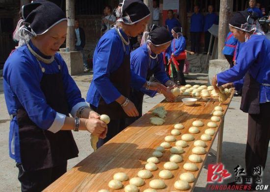 舌尖上的年味 侗族打糍粑迎新春(组图)