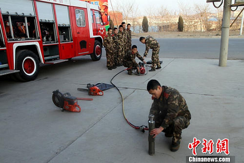 甘肃基层消防兵马上收心 掀练技能热潮(图)