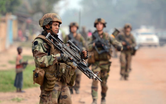 欧盟将派500名士兵赴中非 支援法军稳定局势(图)_新浪新闻
