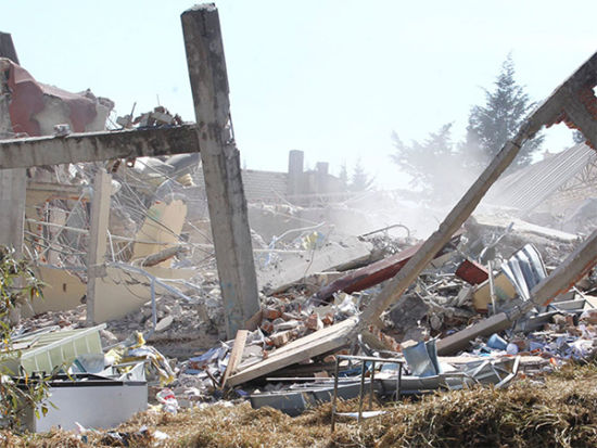 墨西哥城一妇幼医院大楼坍塌 3名儿童病情危急