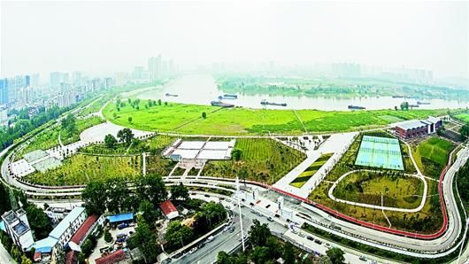 图文:汉江江滩建成公园