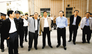拉网式排查专人负责不放过一个漏洞