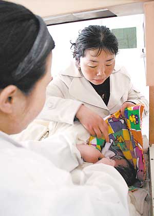 孕妇突然临产众人求助120被告知须用座机拨打
