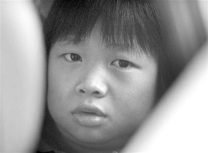 袖珍夫妻结婚半年后闹离婚:邻居称两人关系不好