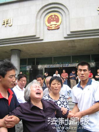 副局长嫖娼疑患艾滋病杀害老同学(图)