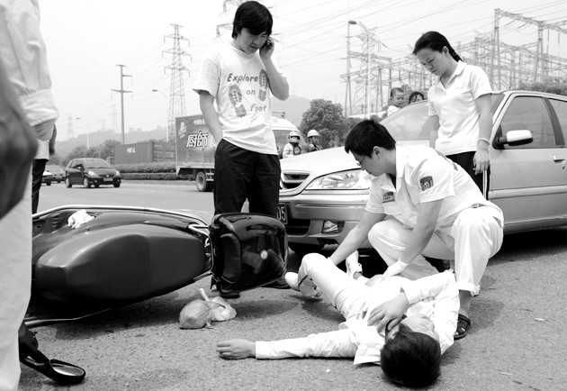 皮卡车惹祸 孕妇差点流产