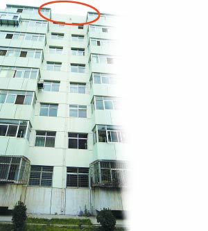 初一学生作弊被批评后跳楼身亡(图)