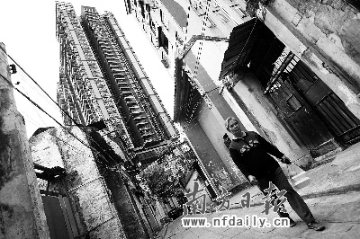 逢源路内街拆迁落下第一锤