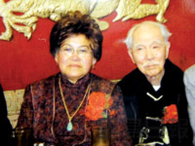 美111岁华人喜娶69岁妻子感叹初婚感觉真好