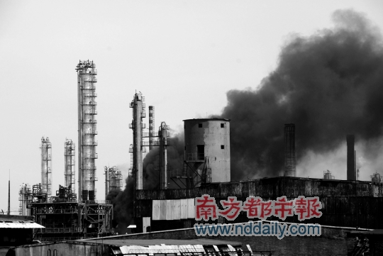 中石油抚顺石化厂区爆炸 据称无人伤亡,未造成
