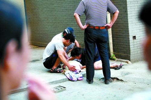 Ů���������������˱�������