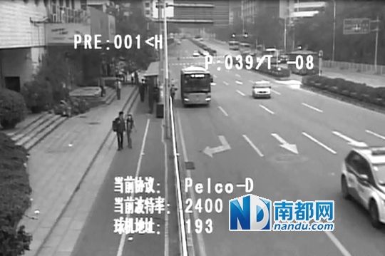 ������Ƶ��ʾ����̫̫�³��������������복��һ�����룬̤��̨��ʱ���������������У�������δ�ƶ��� ��ɽ����������Ƶ��ͼ