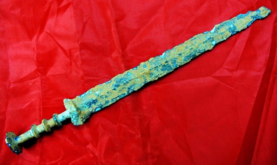 组图:福建出土春秋战国时期青铜短剑