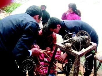 ������Ů���Ӿ��о������������ռ��� ���鴺 �� 