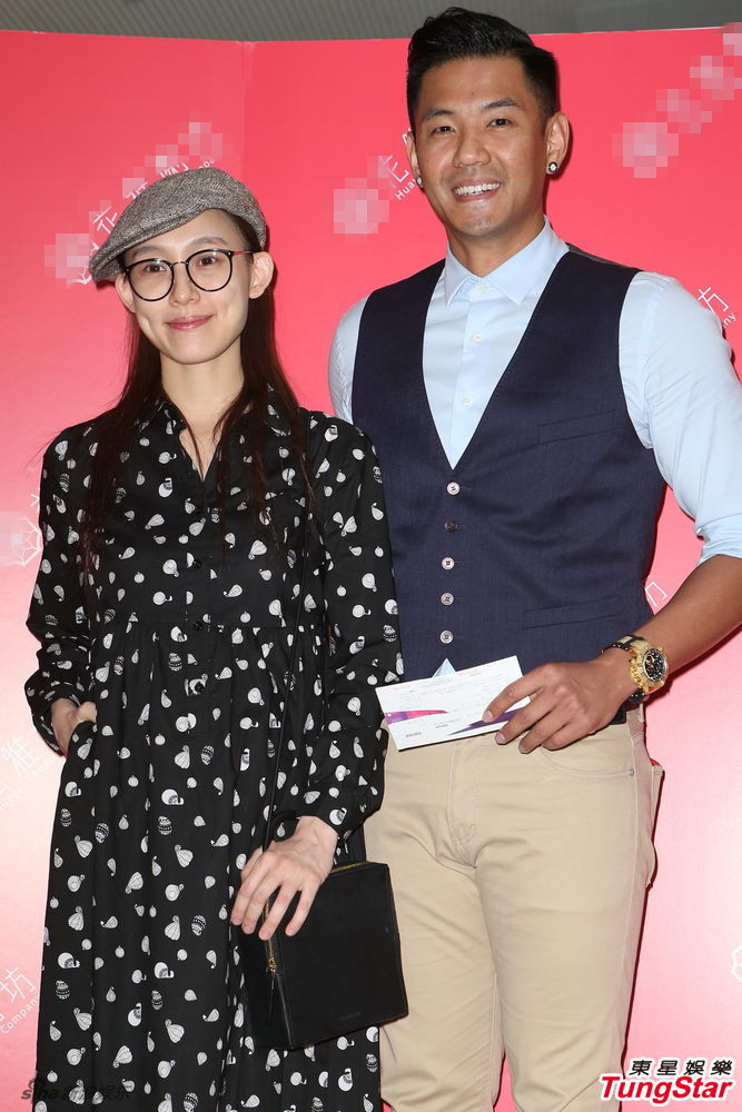 组图：范玮琪孕后公开露面显清瘦 保密宝宝性别