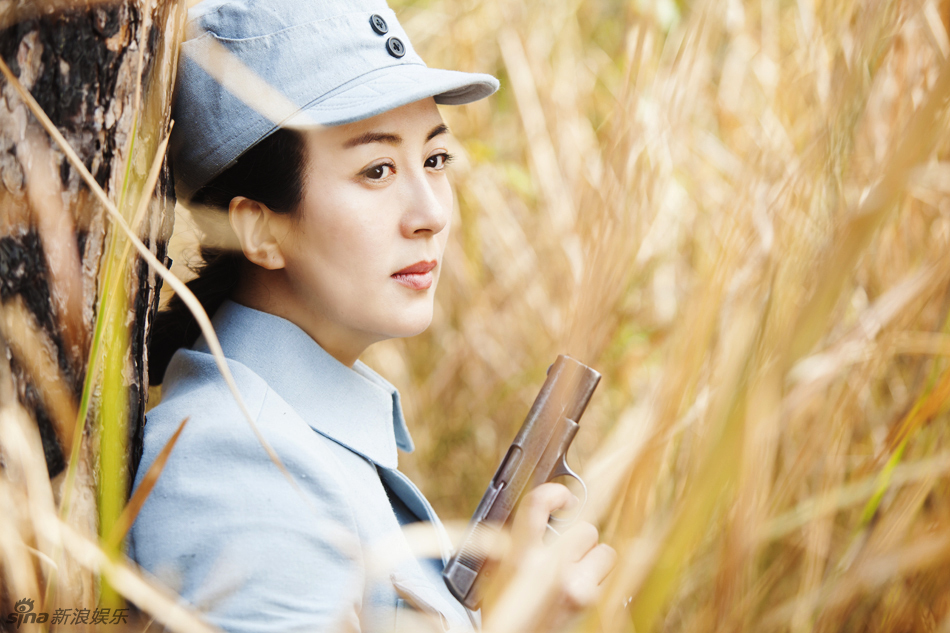 组图：杨童舒《战火红颜》曝剧照显巾帼本色