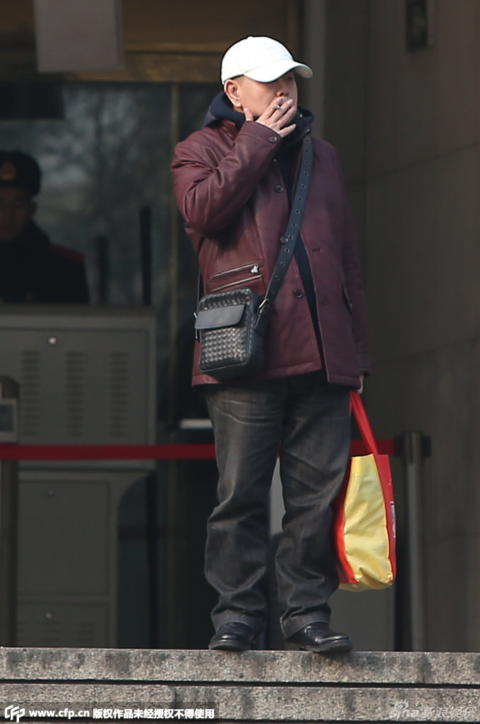 组图:潘长江烟不离手 或与蔡明再携手登春晚