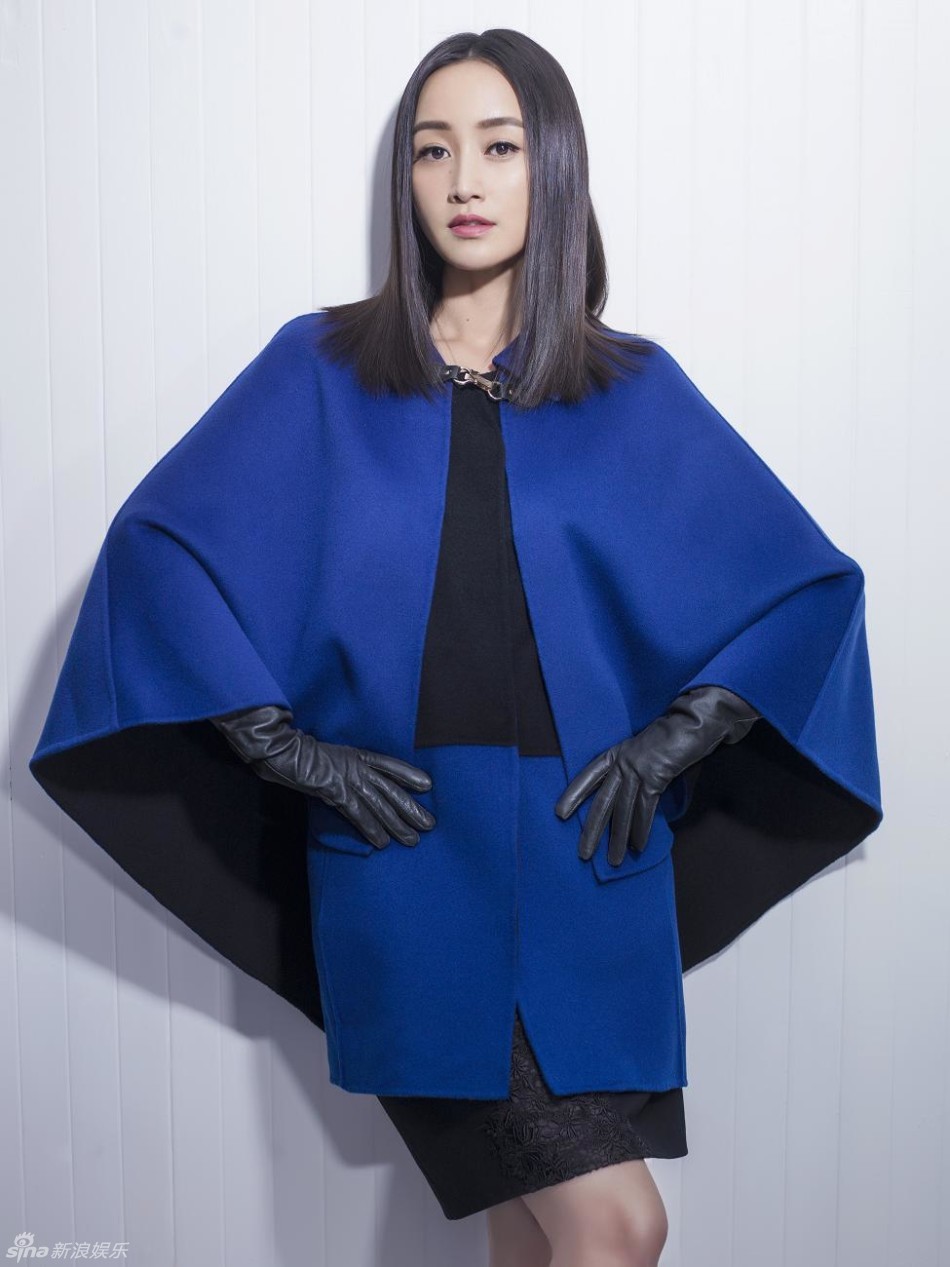 组图:赵子琪蓝裙写真彰显后现代女性个性风范
