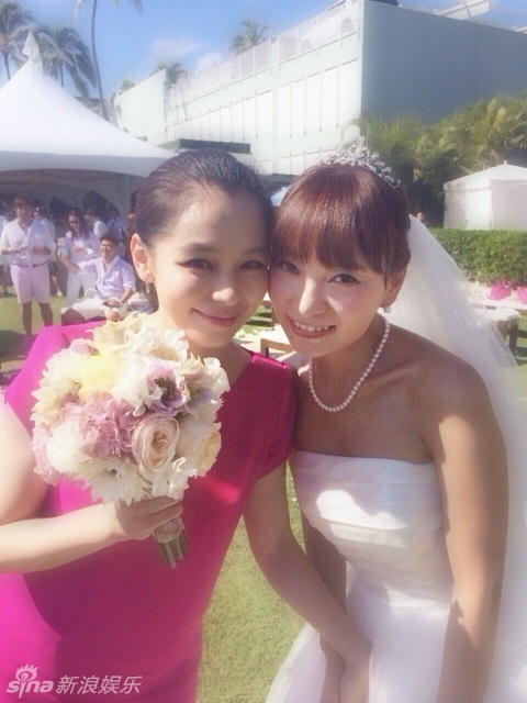 组图：徐若瑄怀孕 前早安少女保田圭送祝福