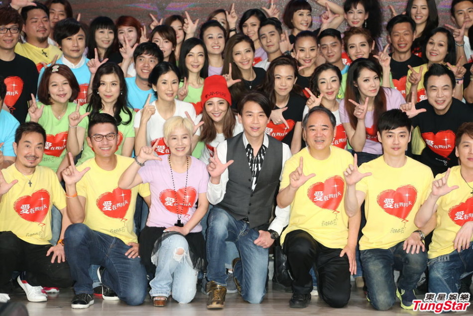 组图：陶喆为爱变身 厨房小当家样样难不倒他