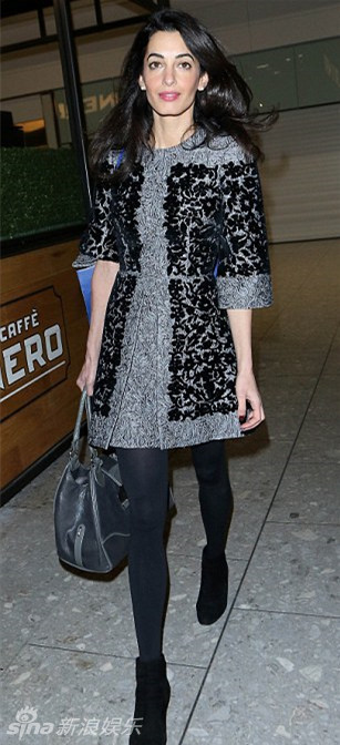 组图：有钱任性！克鲁尼娇妻穿衣引潮流不重样