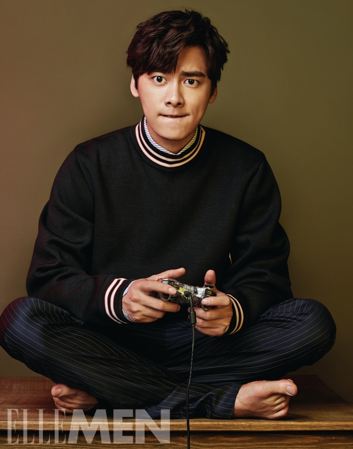 组图：双面李易峰玩趣十足 型男魅力一触即发