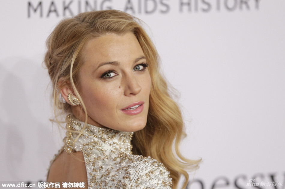 组图：布莱克·莱弗利刘雯等众星闪耀amfAR晚宴