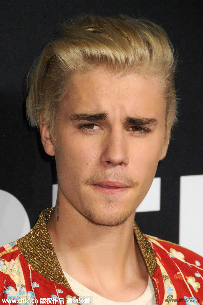 组图：纽约时装周米兰达可儿爆乳 Gaga搞怪