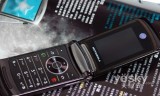 Ħ RAZR2 V8